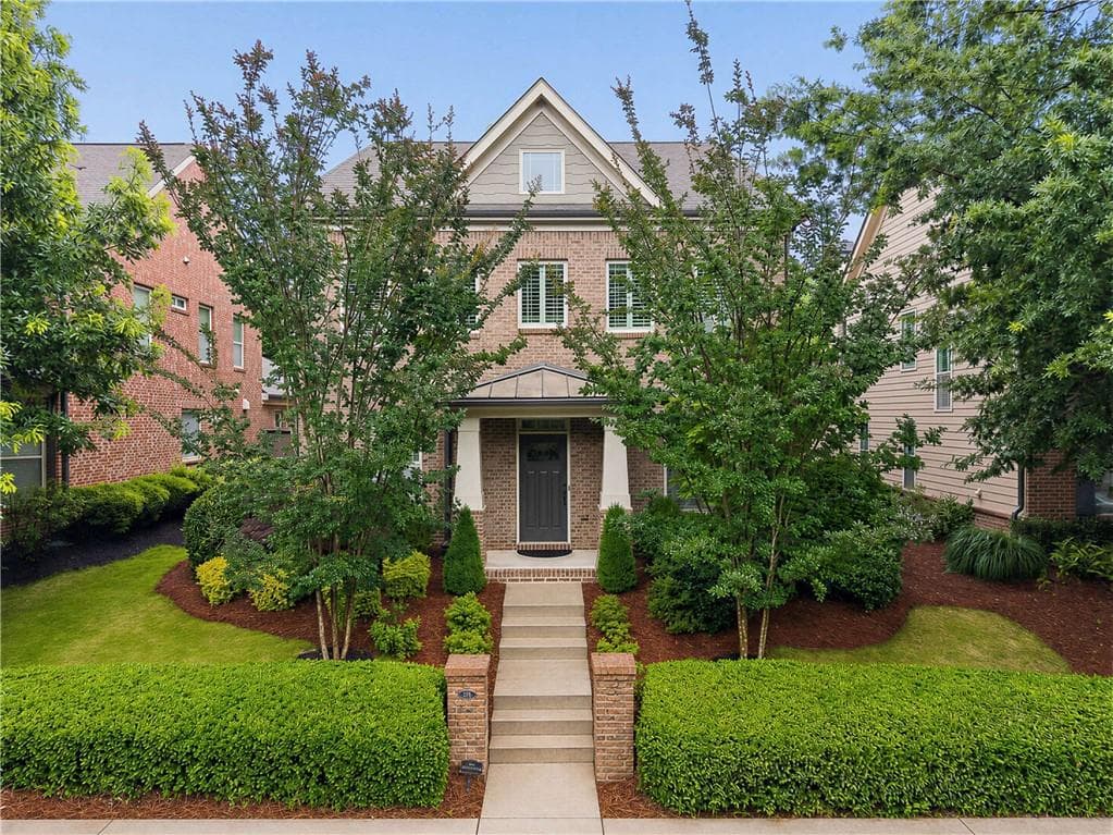 4 bedroom, 4 bathroom, 2,562 sq ft single family residence under contract at 3541 S Sherwood Road, Smyrna, GA 30082