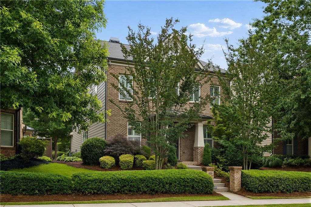 4 bedroom, 4 bathroom, 2,562 sq ft single family residence under contract at 3541 S Sherwood Road, Smyrna, GA 30082 — photo 2