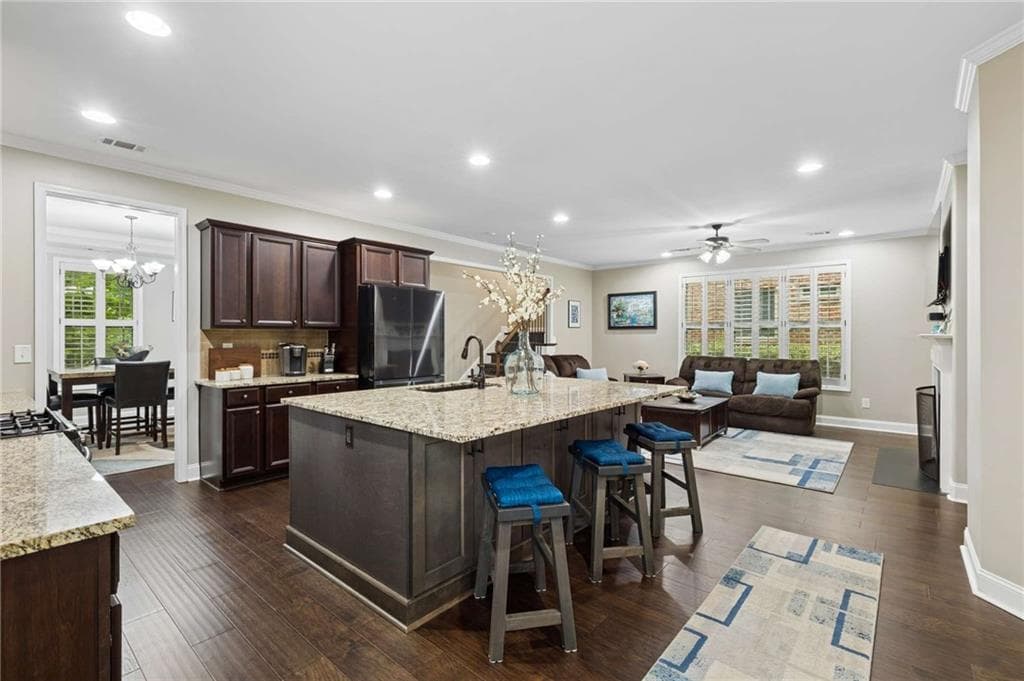 4 bedroom, 4 bathroom, 2,562 sq ft single family residence under contract at 3541 S Sherwood Road, Smyrna, GA 30082 — photo 8
