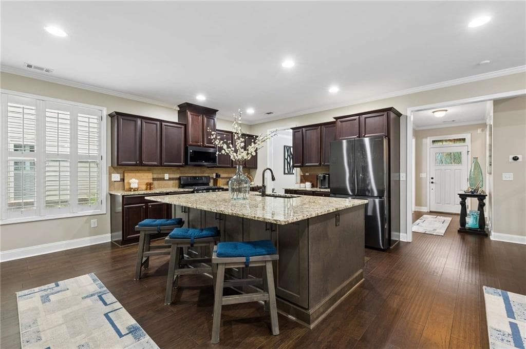 4 bedroom, 4 bathroom, 2,562 sq ft single family residence under contract at 3541 S Sherwood Road, Smyrna, GA 30082 — photo 9