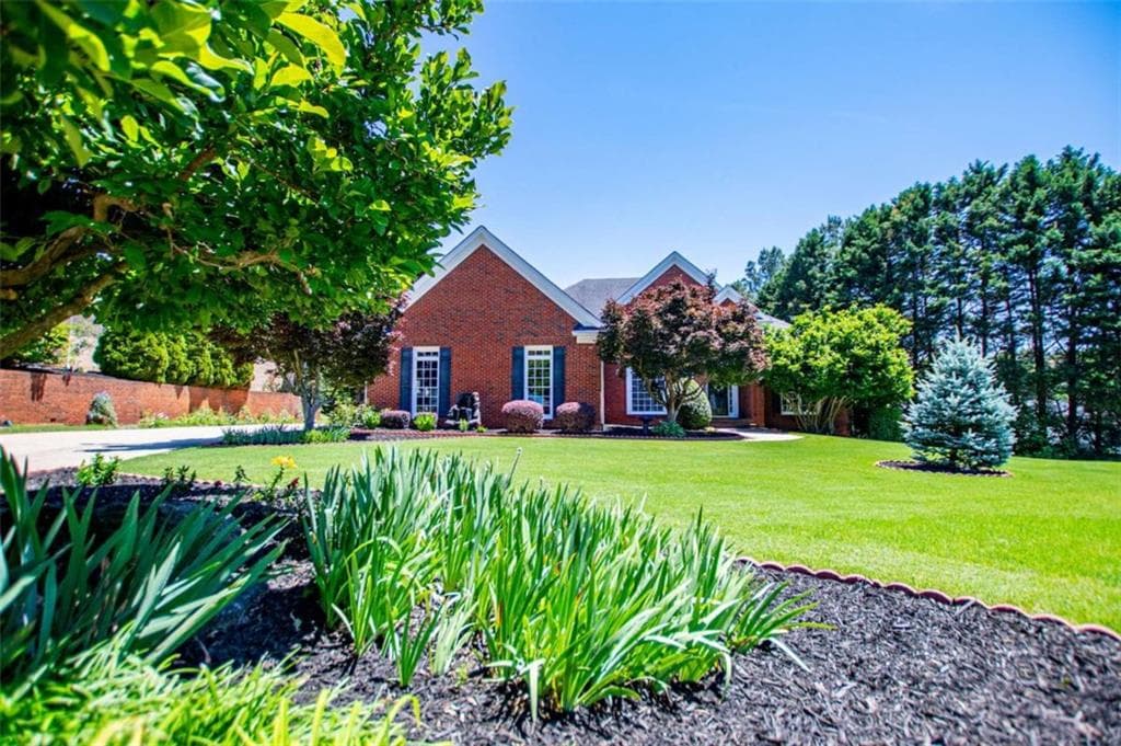 4 bedroom, 4 bathroom, 2,935 sq ft single family residence for sale at 303 Ivy Brook Court, Alpharetta, GA 30004 — photo 4