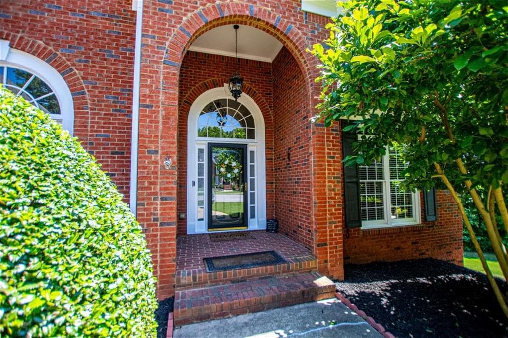 4 bedroom, 4 bathroom, 2,935 sq ft single family residence for sale at 303 Ivy Brook Court, Alpharetta, GA 30004 — photo 8