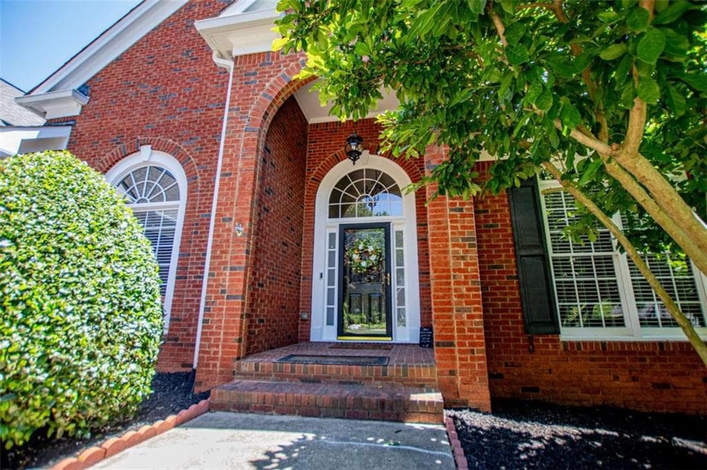 4 bedroom, 4 bathroom, 2,935 sq ft single family residence for sale at 303 Ivy Brook Court, Alpharetta, GA 30004 — photo 9