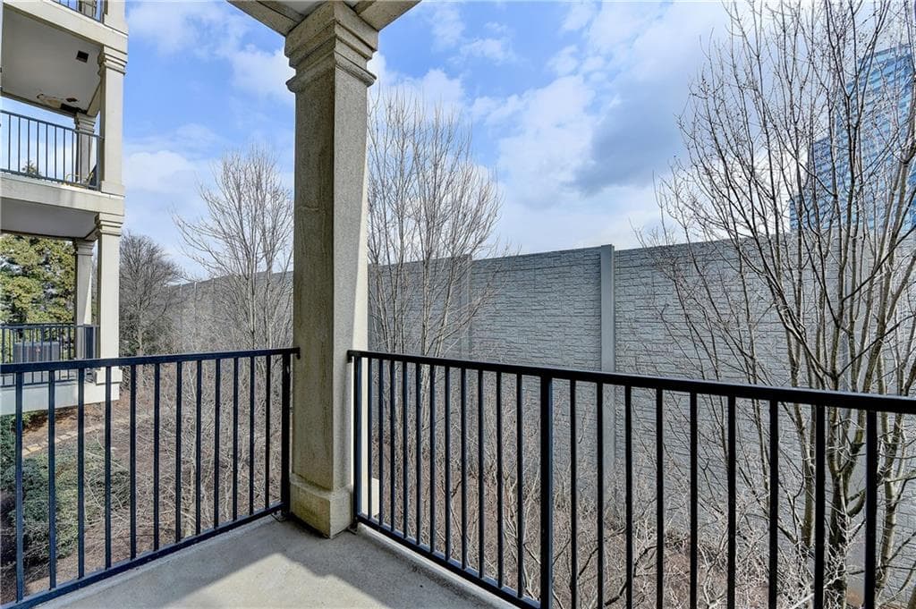2 bedroom, 2 bathroom, 1,014 sq ft condominium for sale at 799 Hammond Drive 123, Atlanta, GA 30328 — photo 8