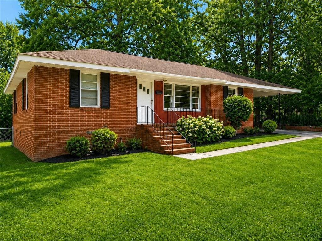 3 bedroom, 1 bathroom, 1,170 sq ft single family residence under contract at 29 Artillery Drive, Columbus, GA 31903 — photo 2