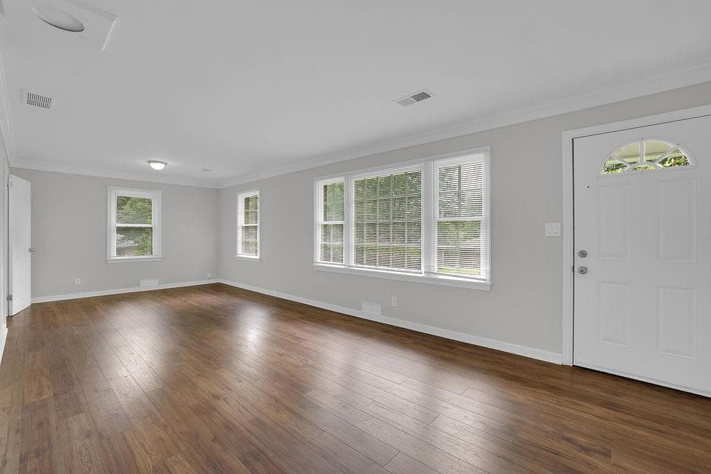 3 bedroom, 2 bathroom, 1,645 sq ft single family residence for sale at 571 Benmac Road, Smyrna, GA 30080 — photo 7
