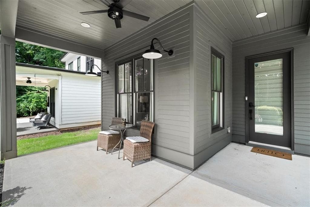 4 bedroom, 3 bathroom, 3,212 sq ft single family residence for sale at 93 SE Candler Road, Atlanta, GA 30317 — photo 5