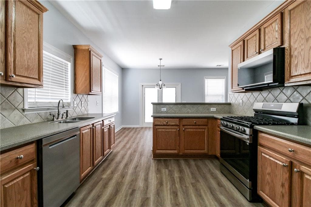 4 bedroom, 3 bathroom, 2,516 sq ft single family residence for sale at 3106 Delacorte Drive, Acworth, GA 30101 — photo 3