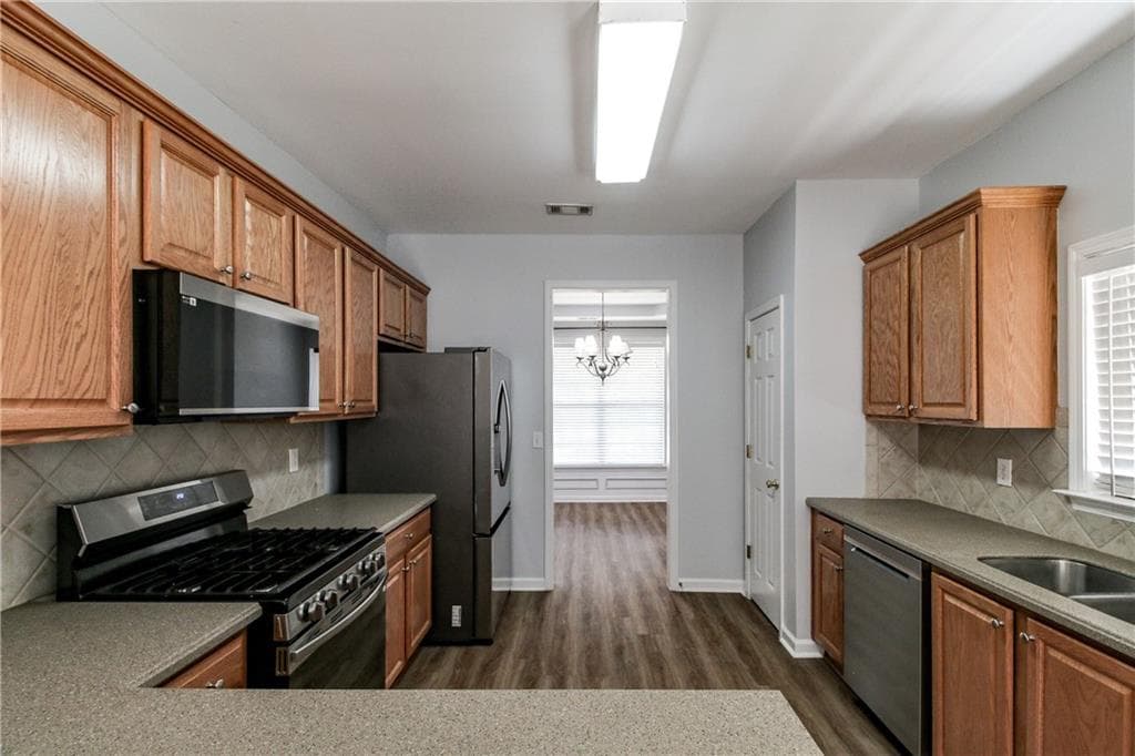4 bedroom, 3 bathroom, 2,516 sq ft single family residence for sale at 3106 Delacorte Drive, Acworth, GA 30101 — photo 5