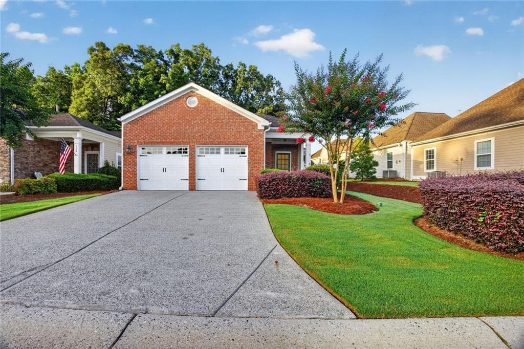 2 bedroom, 2 bathroom, 1,753 sq ft single family residence for sale at 236 Abercorn Way, Woodstock, GA 30188 — photo 2