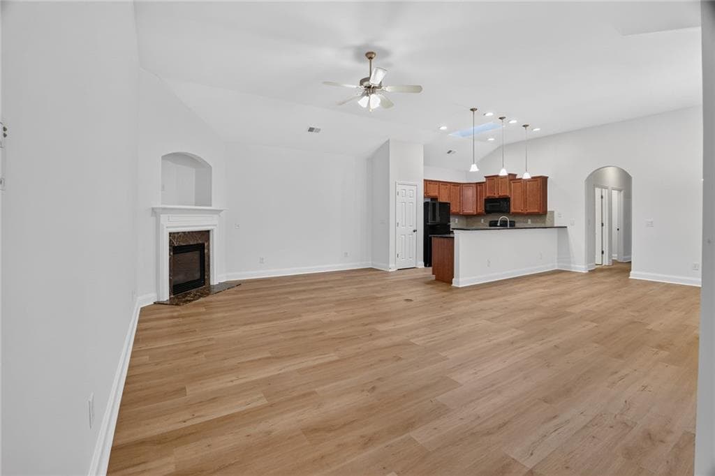 2 bedroom, 2 bathroom, 1,753 sq ft single family residence for sale at 236 Abercorn Way, Woodstock, GA 30188 — photo 4