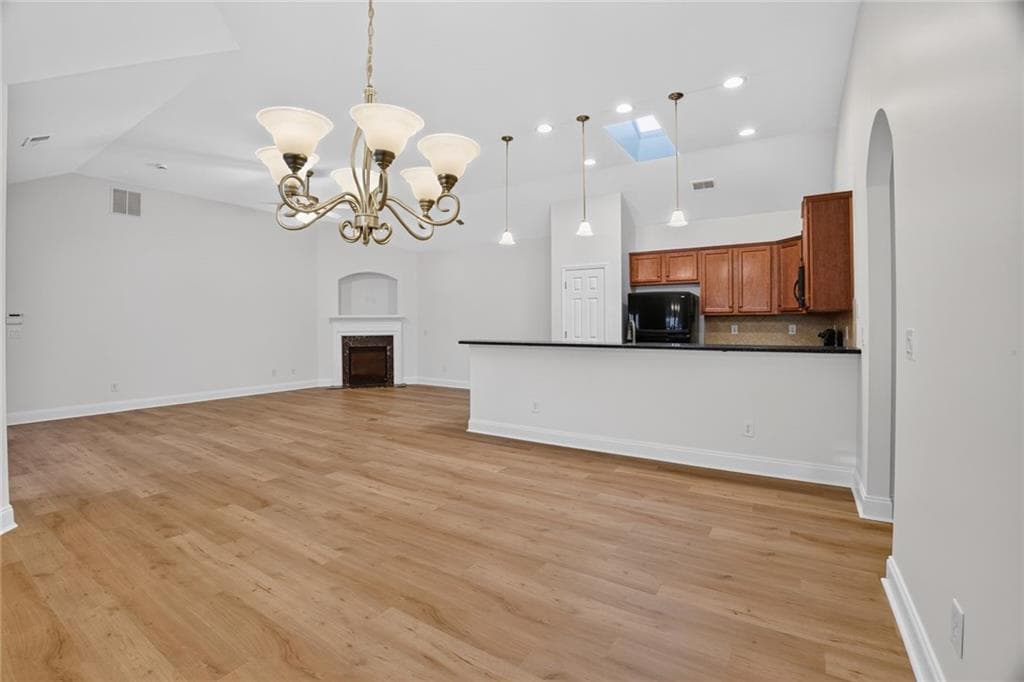 2 bedroom, 2 bathroom, 1,753 sq ft single family residence for sale at 236 Abercorn Way, Woodstock, GA 30188 — photo 5