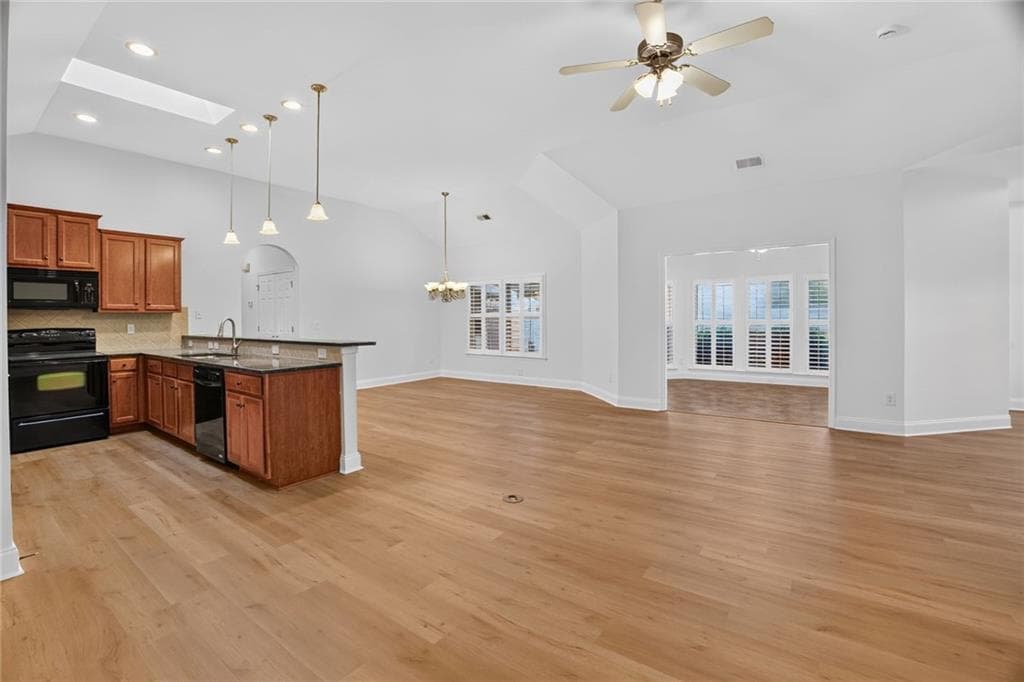 2 bedroom, 2 bathroom, 1,753 sq ft single family residence for sale at 236 Abercorn Way, Woodstock, GA 30188 — photo 10