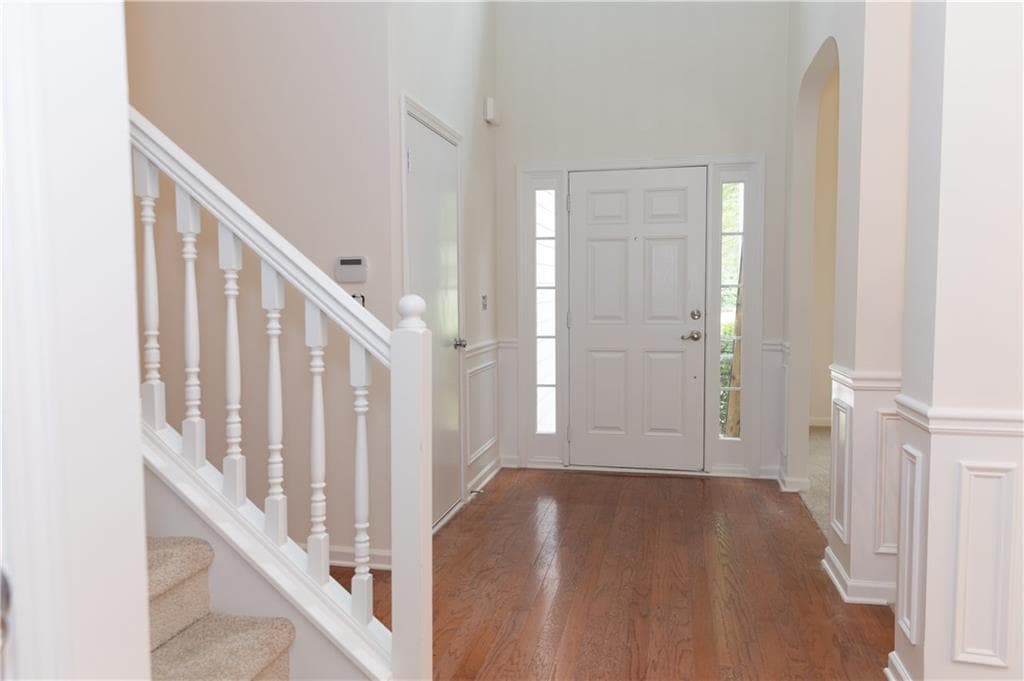 4 bedroom, 3 bathroom, 2,735 sq ft single family residence for sale at 502 Streamside Place, Canton, GA 30115 — photo 2