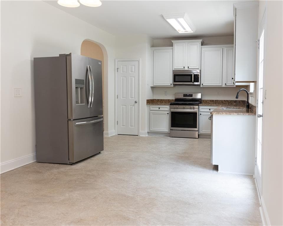 4 bedroom, 3 bathroom, 2,735 sq ft single family residence for sale at 502 Streamside Place, Canton, GA 30115 — photo 10