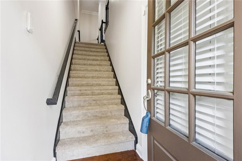 3 bedroom, 4 bathroom, 2,566 sq ft townhouse for sale at 3279 Greenwood Oak Drive, Peachtree Corners, GA 30092 — photo 3