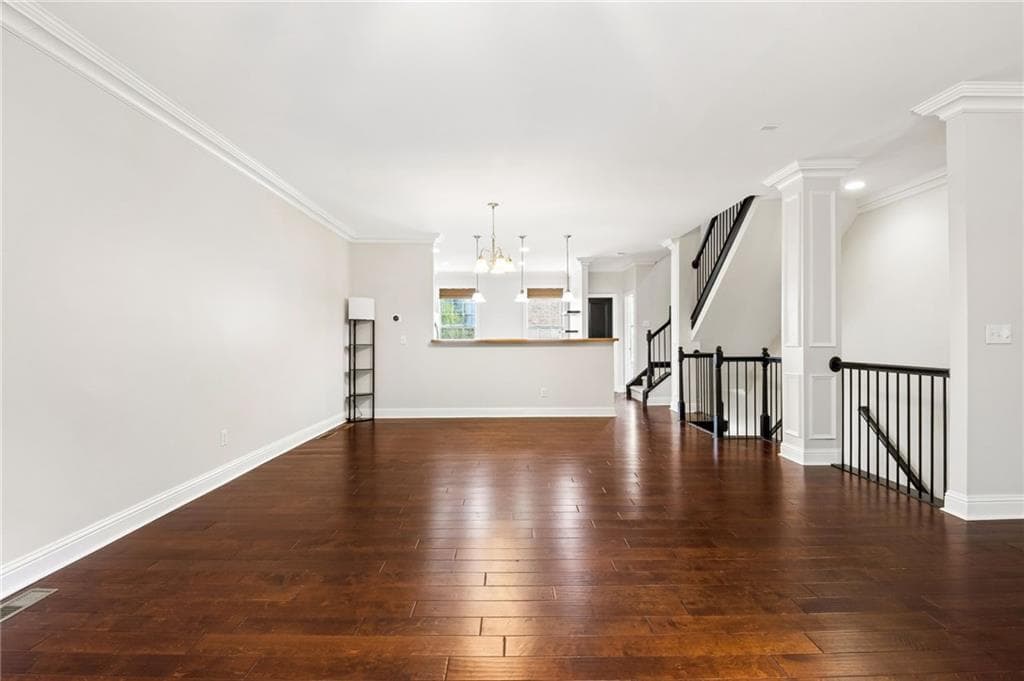3 bedroom, 4 bathroom, 2,566 sq ft townhouse for sale at 3279 Greenwood Oak Drive, Peachtree Corners, GA 30092 — photo 8
