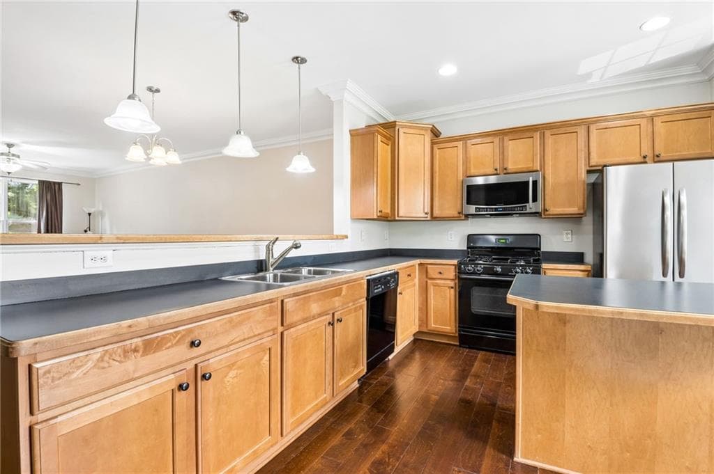 3 bedroom, 4 bathroom, 2,566 sq ft townhouse for sale at 3279 Greenwood Oak Drive, Peachtree Corners, GA 30092 — photo 10