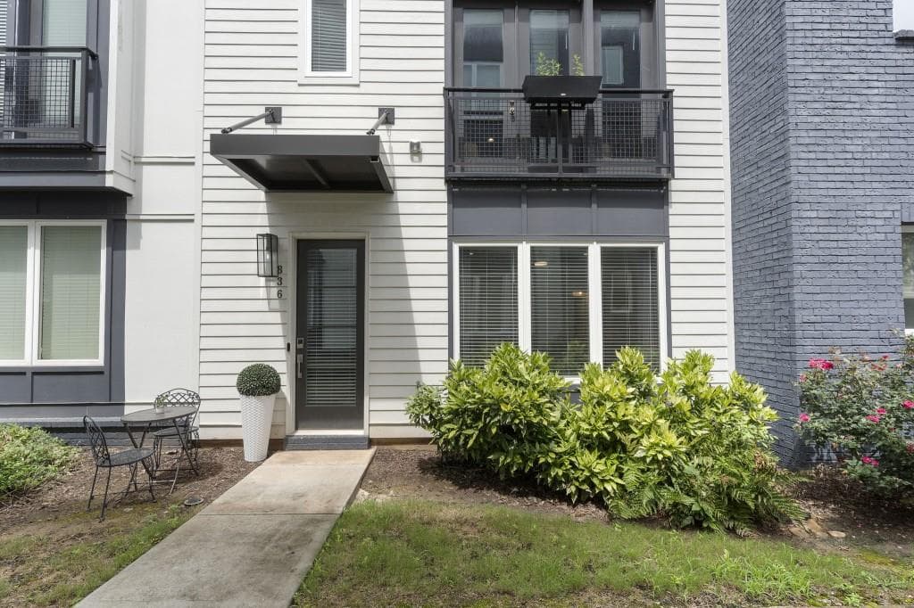 3 bedroom, 4 bathroom, 2,106 sq ft townhouse for sale at 836 Winslow Way, Atlanta, GA 30318 — photo 3