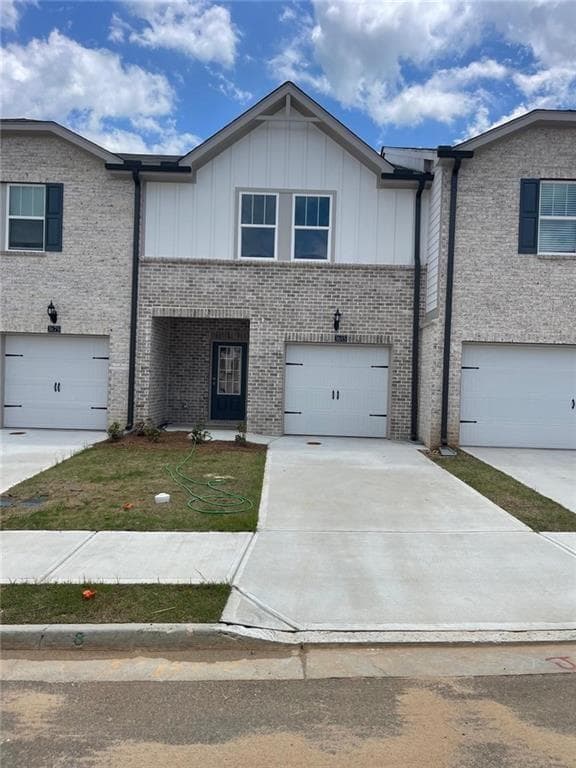 3 bedroom, 3 bathroom, 1,800 sq ft townhouse for rent at 4074 Holland Grove Road, Lawrenceville, GA 30044 for $2,350 a month — photo 1 of 1