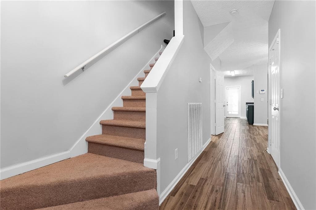 3 bedroom, 3 bathroom, 1,485 sq ft condominium for sale at 4119 Stone Trace Drive, Atlanta, GA 30344 — photo 3