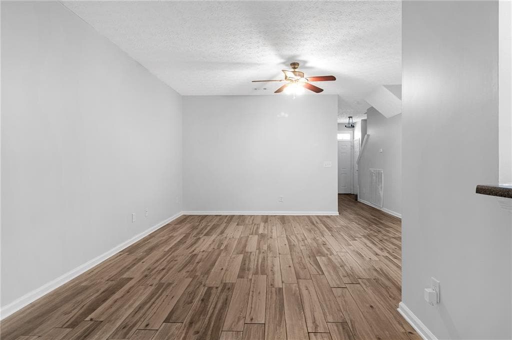 3 bedroom, 3 bathroom, 1,485 sq ft condominium for sale at 4119 Stone Trace Drive, Atlanta, GA 30344 — photo 7