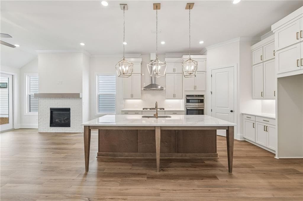 3 bedroom, 2 bathroom, 1,815 sq ft single family residence under contract at 161 High Point Drive, Hoschton, GA 30548 — photo 2