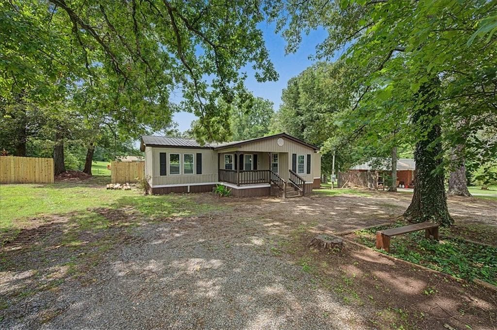 3 bedroom, 2 bathroom, 1,152 sq ft single family residence under contract at 130 Rolling Acres 1st St, Calhoun, GA 30701 — photo 5