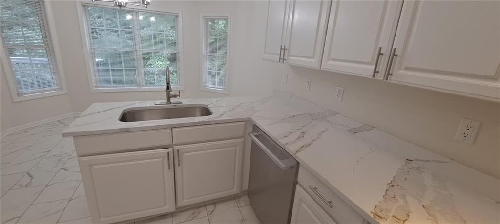 4 bedroom, 3 bathroom, 3,148 sq ft single family residence for rent at 1050 Hillary Lane, Lawrenceville, GA 30043 for $2,300 a month — photo 3