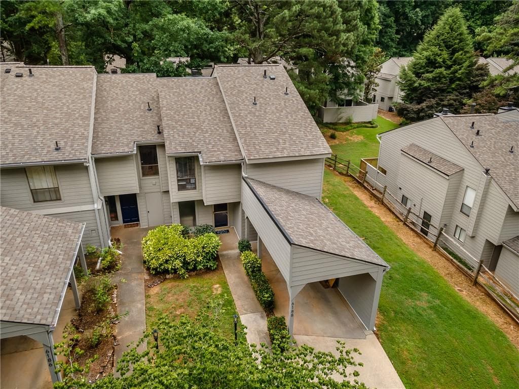 3 bedroom, 3 bathroom, 2,131 sq ft townhouse for sale at 6188 Brookwood Road, Peachtree Corners, GA 30092 — photo 2