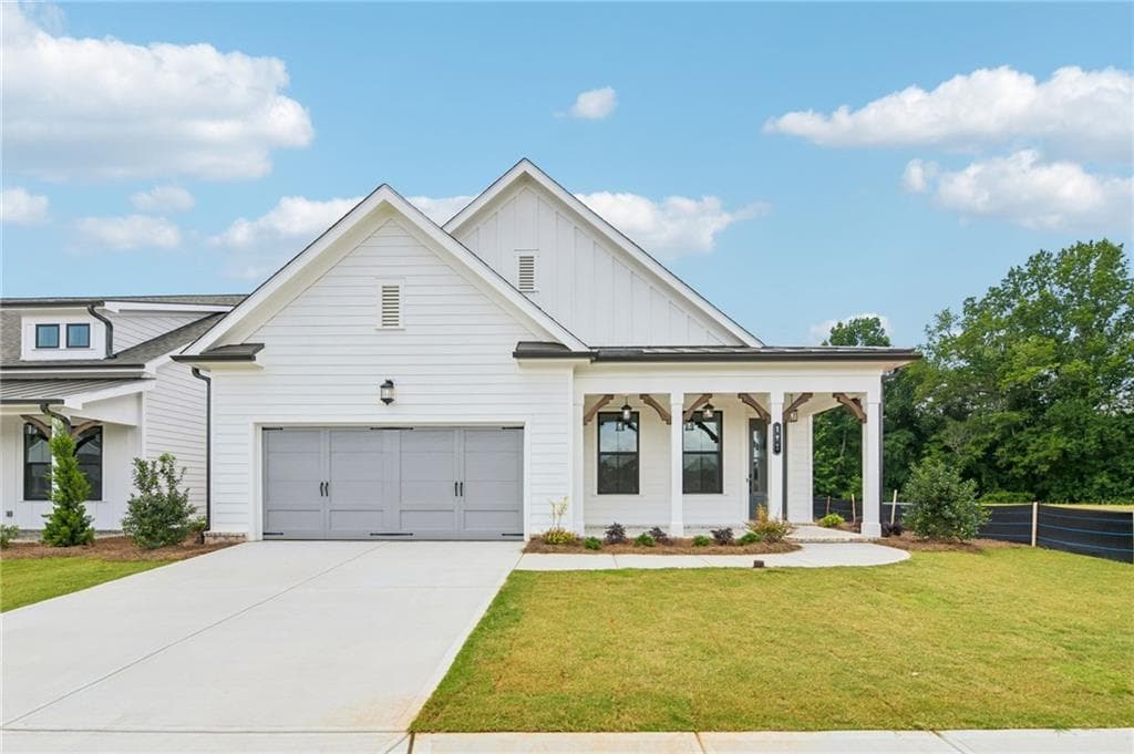 3 bedroom, 3 bathroom, 2,018 sq ft single family residence under contract at 171 High Point Drive, Hoschton, GA 30548