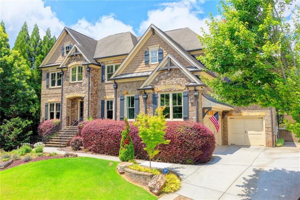 6 bedroom, 6 bathroom, 6,870 sq ft single family residence under contract at 5272 Lacosta Lane, Johns Creek, GA 30022 — photo 2