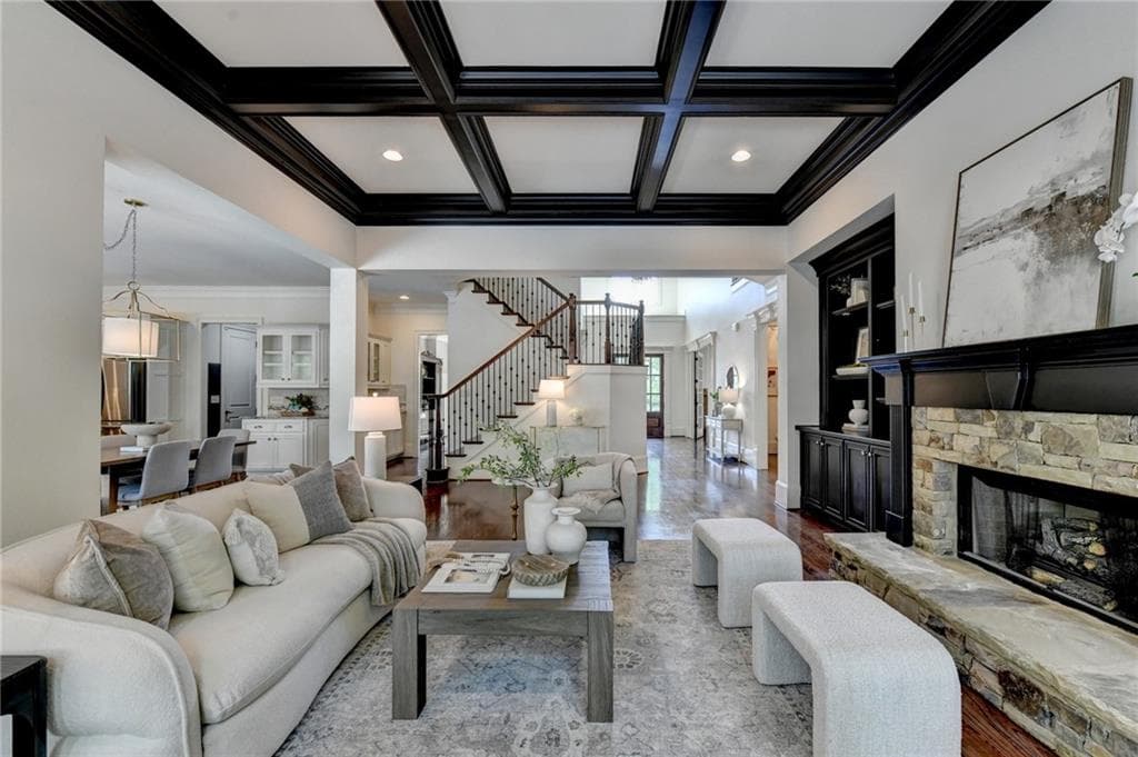 6 bedroom, 6 bathroom, 6,870 sq ft single family residence under contract at 5272 Lacosta Lane, Johns Creek, GA 30022 — photo 4