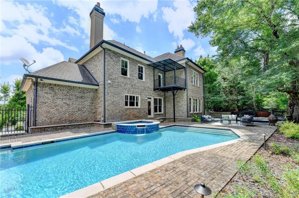 6 bedroom, 6 bathroom, 6,870 sq ft single family residence under contract at 5272 Lacosta Lane, Johns Creek, GA 30022 — photo 3