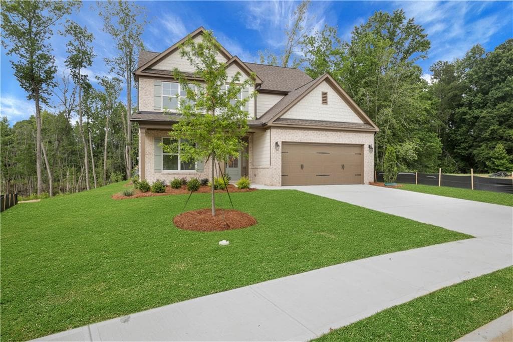 4 bedroom, 3 bathroom, 2,456 sq ft single family residence for sale at 4251 Mary Ruth Way, Loganville, GA 30052 — photo 2