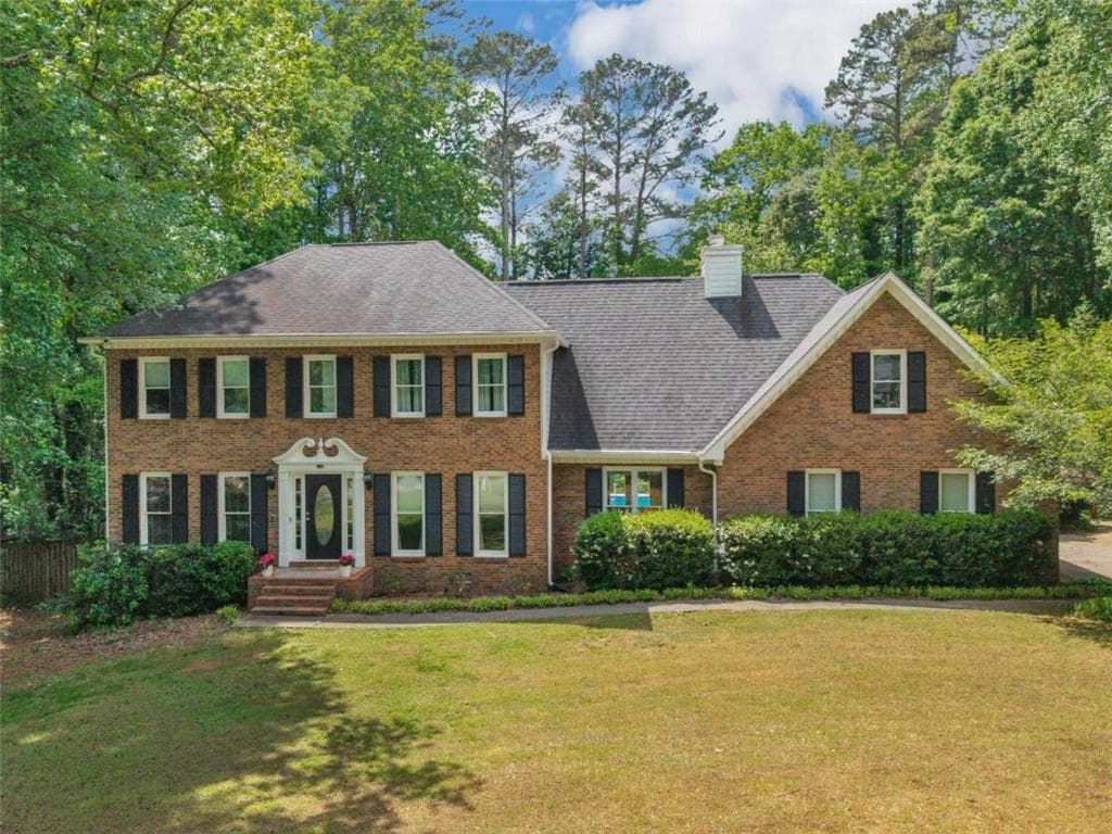 4 bedroom, 3 bathroom, 4,000 sq ft single family residence for sale at 8601 N Shore Drive, Jonesboro, GA 30236 — photo 2