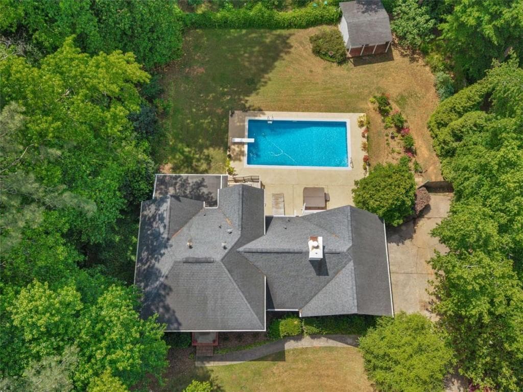4 bedroom, 3 bathroom, 4,000 sq ft single family residence for sale at 8601 N Shore Drive, Jonesboro, GA 30236 — photo 5