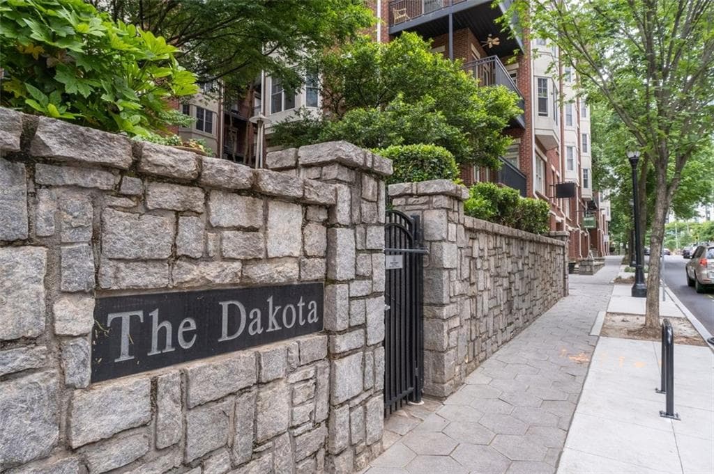1 bedroom, 1 bathroom, 970 sq ft condominium for sale at 850 Piedmont Avenue 2309, Atlanta, GA 30308