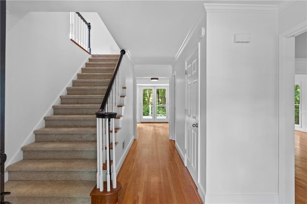 4 bedroom, 3 bathroom, 4,064 sq ft single family residence for sale at 4074 Norton Place, Smyrna, GA 30082 — photo 4