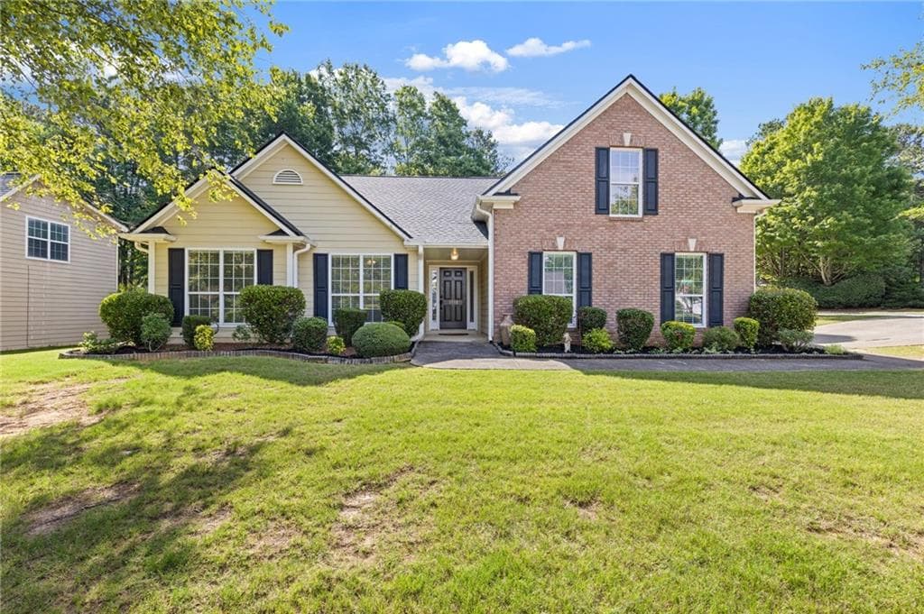 4 bedroom, 2 bathroom, 1,834 sq ft single family residence sold at 1755 Charleston Oak Circle, Lawrenceville, GA 30043
