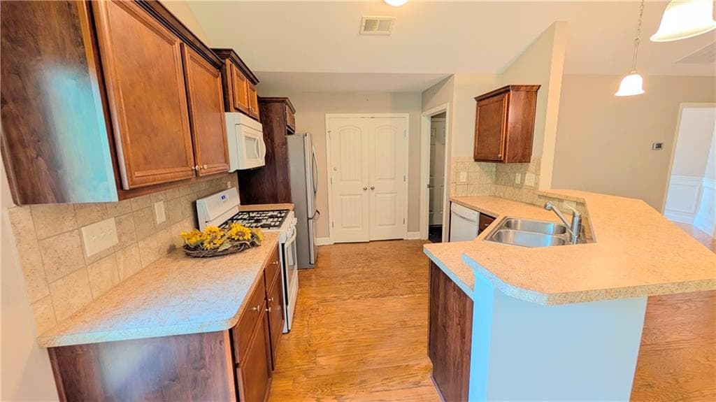 3 bedroom, 2 bathroom, 1,537 sq ft single family residence for rent at 4780 Lost Creek Drive, Gainesville, GA 30504 for $1,999 a month — photo 4