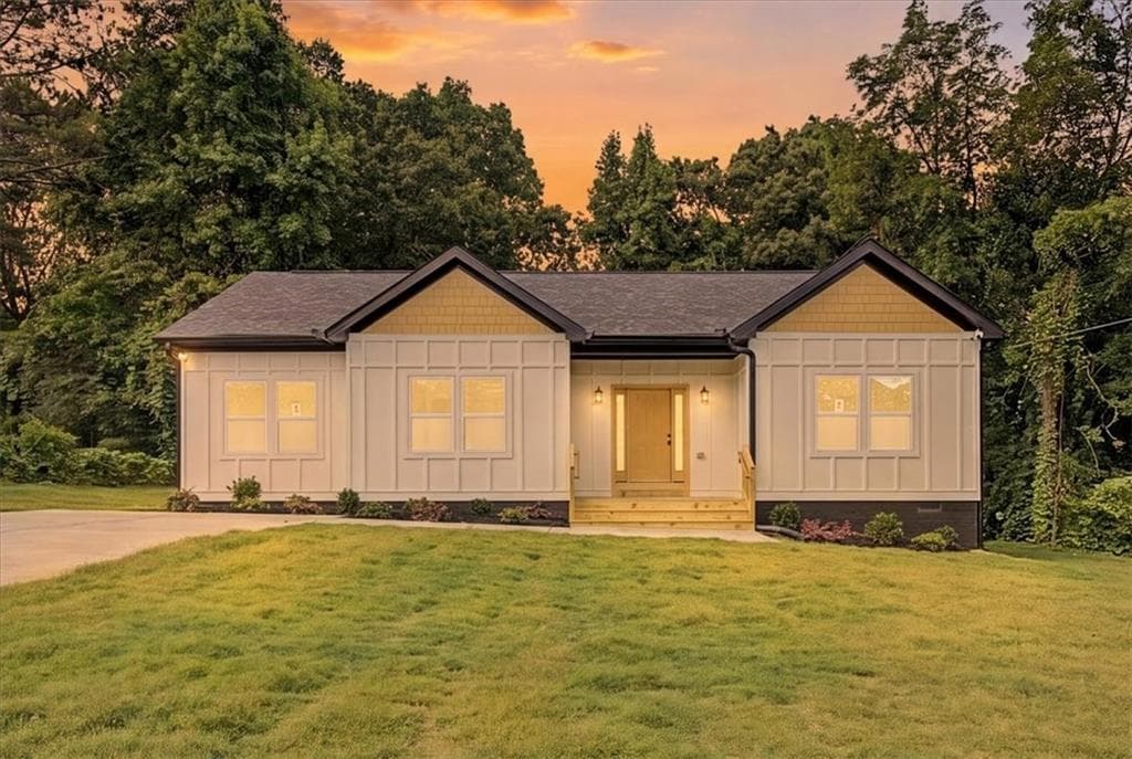 4 bedroom, 2 bathroom, 1,574 sq ft single family residence under contract at 4621 Ashmore Drive, Forest Park, GA 30297