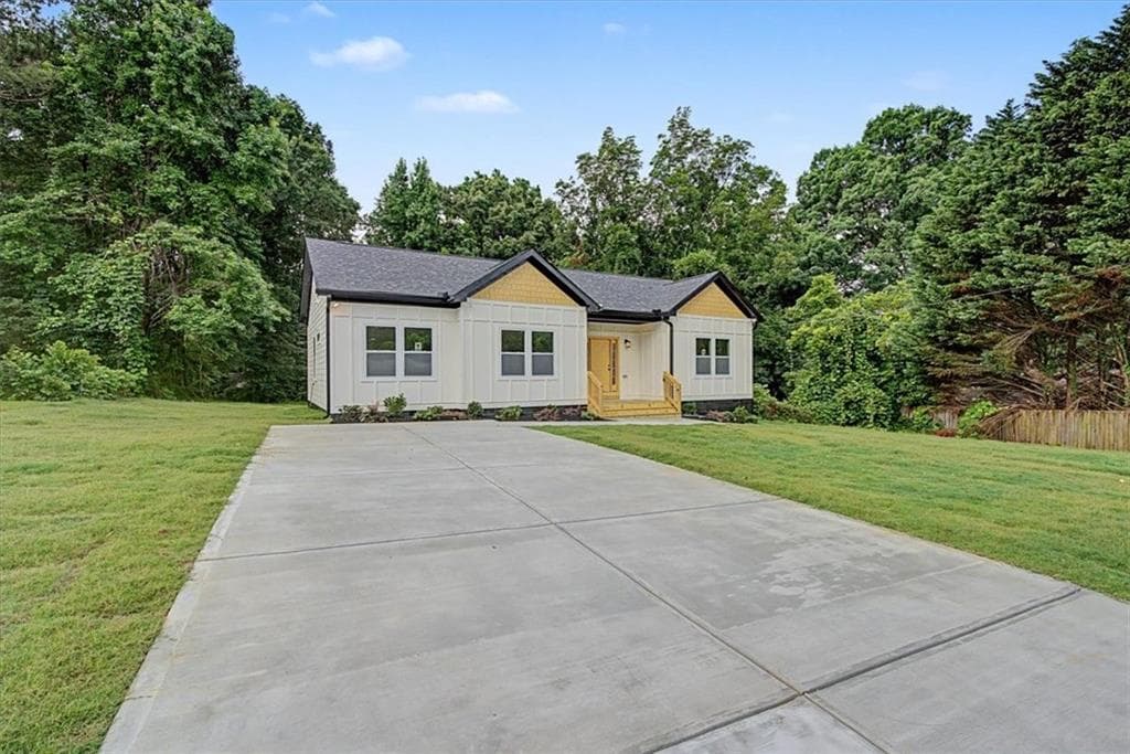 4 bedroom, 2 bathroom, 1,574 sq ft single family residence under contract at 4621 Ashmore Drive, Forest Park, GA 30297 — photo 4