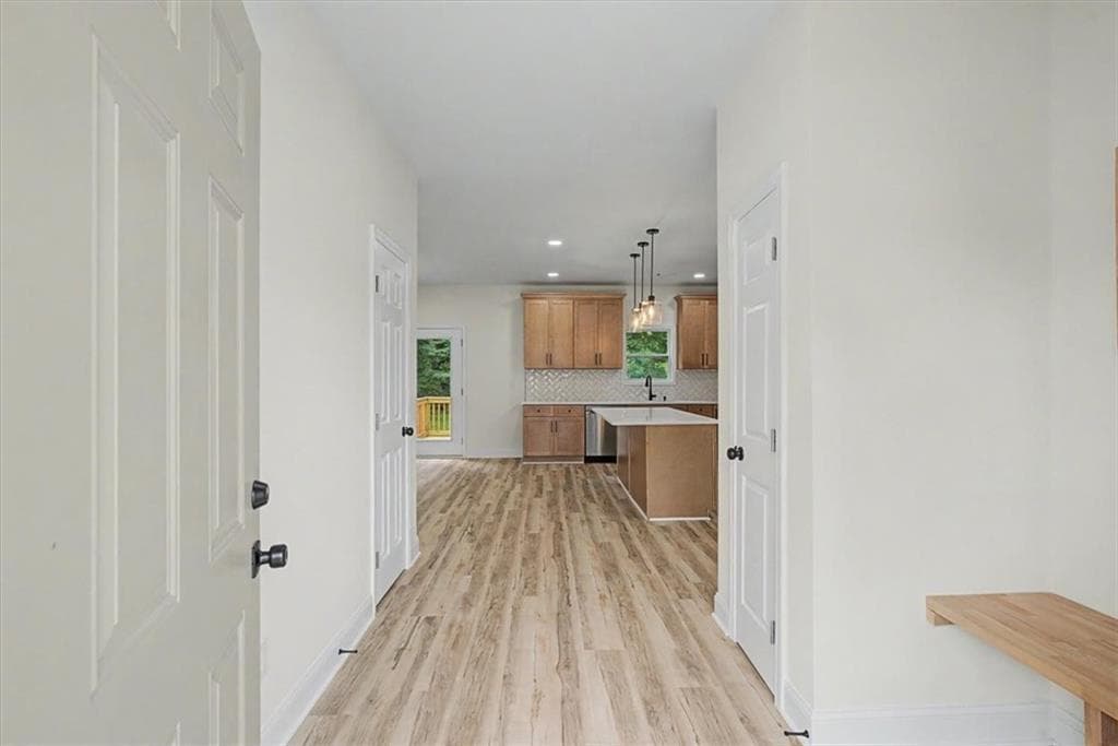 4 bedroom, 2 bathroom, 1,574 sq ft single family residence under contract at 4621 Ashmore Drive, Forest Park, GA 30297 — photo 7