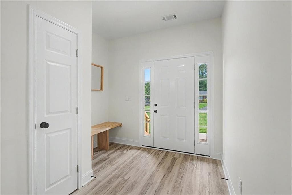 4 bedroom, 2 bathroom, 1,574 sq ft single family residence under contract at 4621 Ashmore Drive, Forest Park, GA 30297 — photo 8
