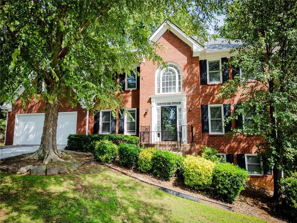 4 bedroom, 4 bathroom, 2,630 sq ft single family residence under contract at 4964 Oak Leaf Terrace, Stone Mountain, GA 30087
