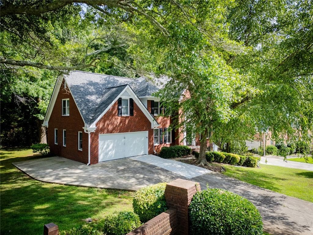 4 bedroom, 4 bathroom, 2,630 sq ft single family residence under contract at 4964 Oak Leaf Terrace, Stone Mountain, GA 30087 — photo 2