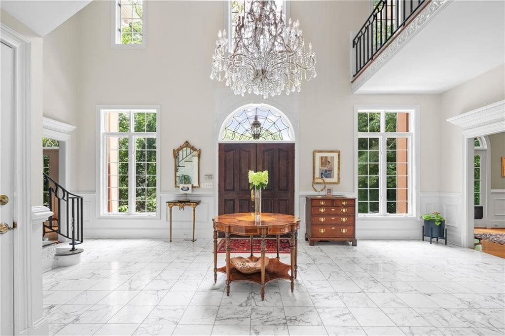 5 bedroom, 8 bathroom, 8,500 sq ft single family residence for sale at 135 Lameloise Lane, Atlanta, GA 30327 — photo 7