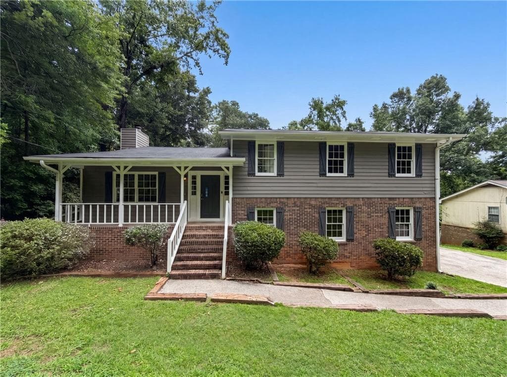 4 bedroom, 3 bathroom, 1,712 sq ft single family residence under contract at 6486 Lynndale Lane, Morrow, GA 30260