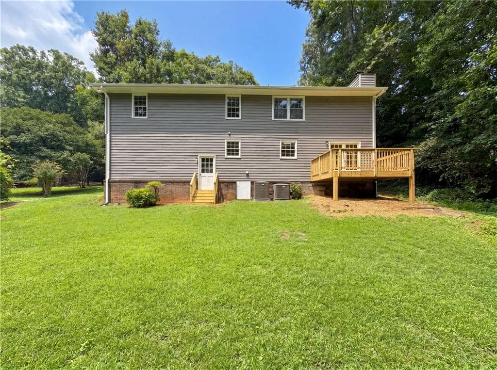 4 bedroom, 3 bathroom, 1,712 sq ft single family residence under contract at 6486 Lynndale Lane, Morrow, GA 30260 — photo 5